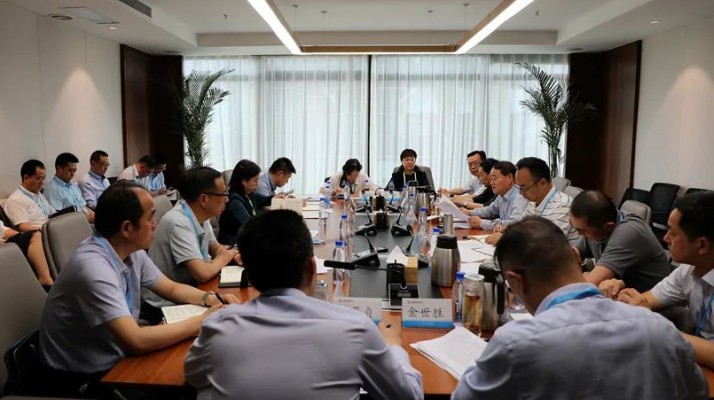 开云足球召开党委（扩大）会议传达学习省第十四次党代会精神